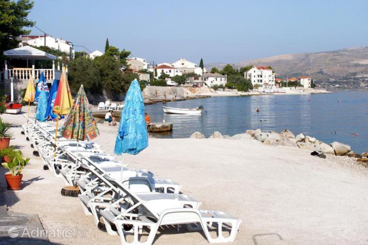 Villa Fjaba - By The Sea - With The Big Terraces & Great Sea View Трогир Экстерьер фото