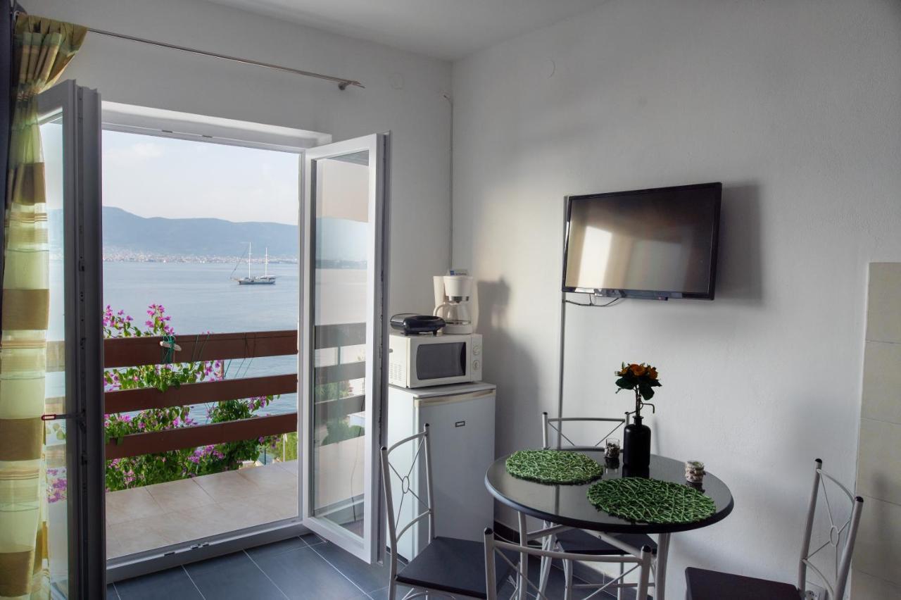 Villa Fjaba - By The Sea - With The Big Terraces & Great Sea View Трогир Экстерьер фото